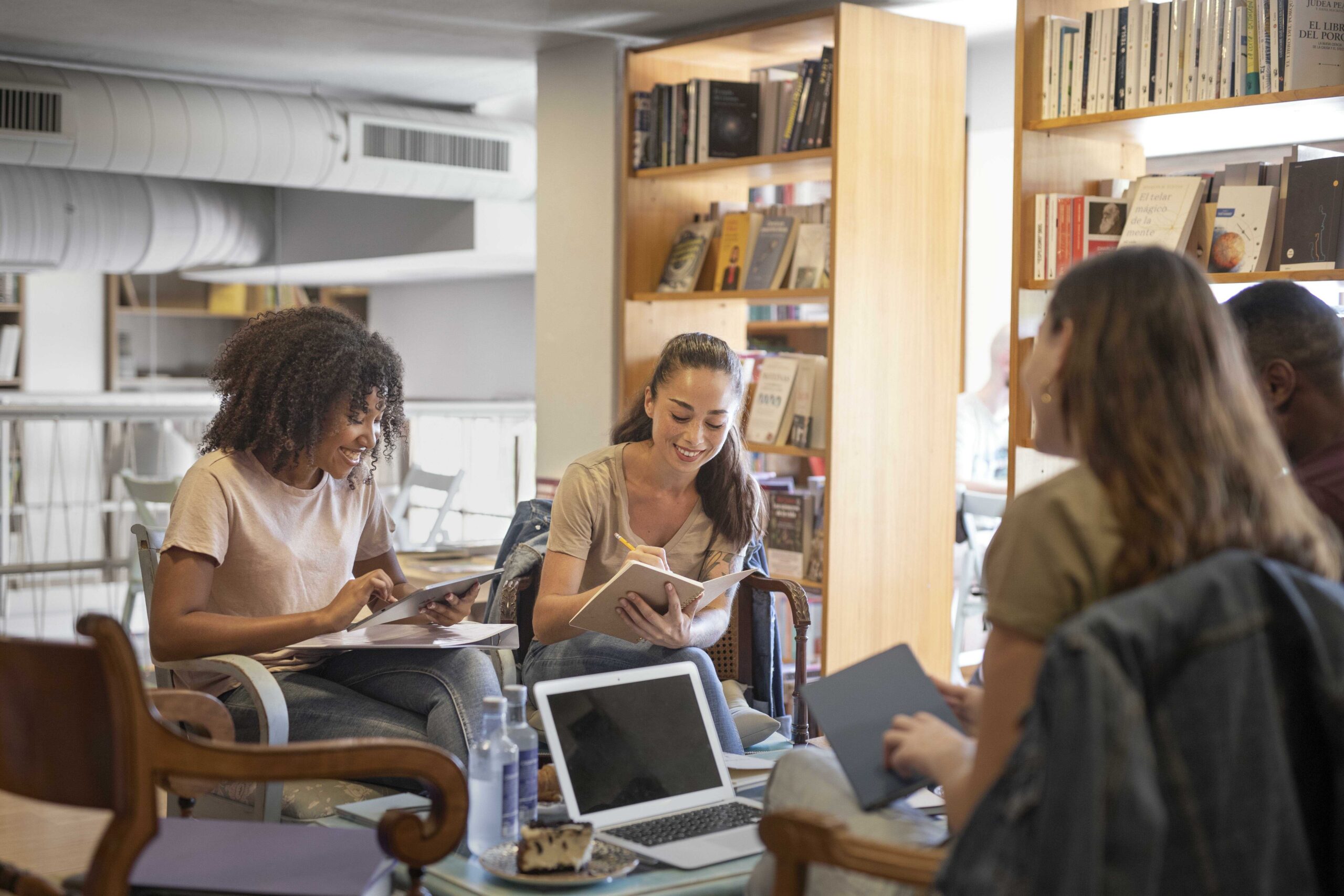 Bücher-Abo für Bücherwürmer - ideale 25 Geburtstag Frau Geschenkidee!