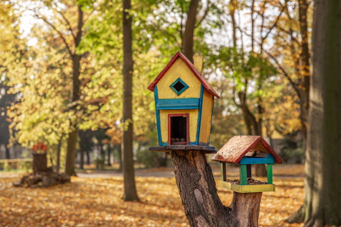 Gebastelte Vogelhäuschen für den Garten - Kreative DIY Ideen für schöne Garten!