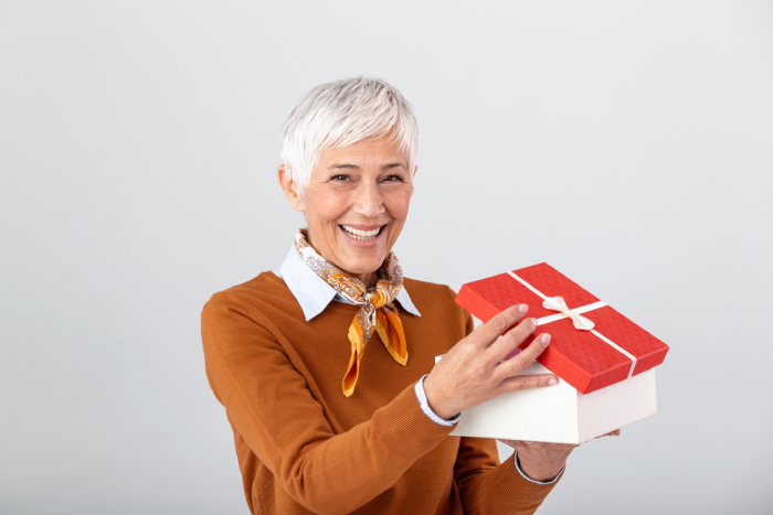 Geschenkideen für Frauen zum 80. Geburtstag - Besondere und coole Meilenstein im Leben!