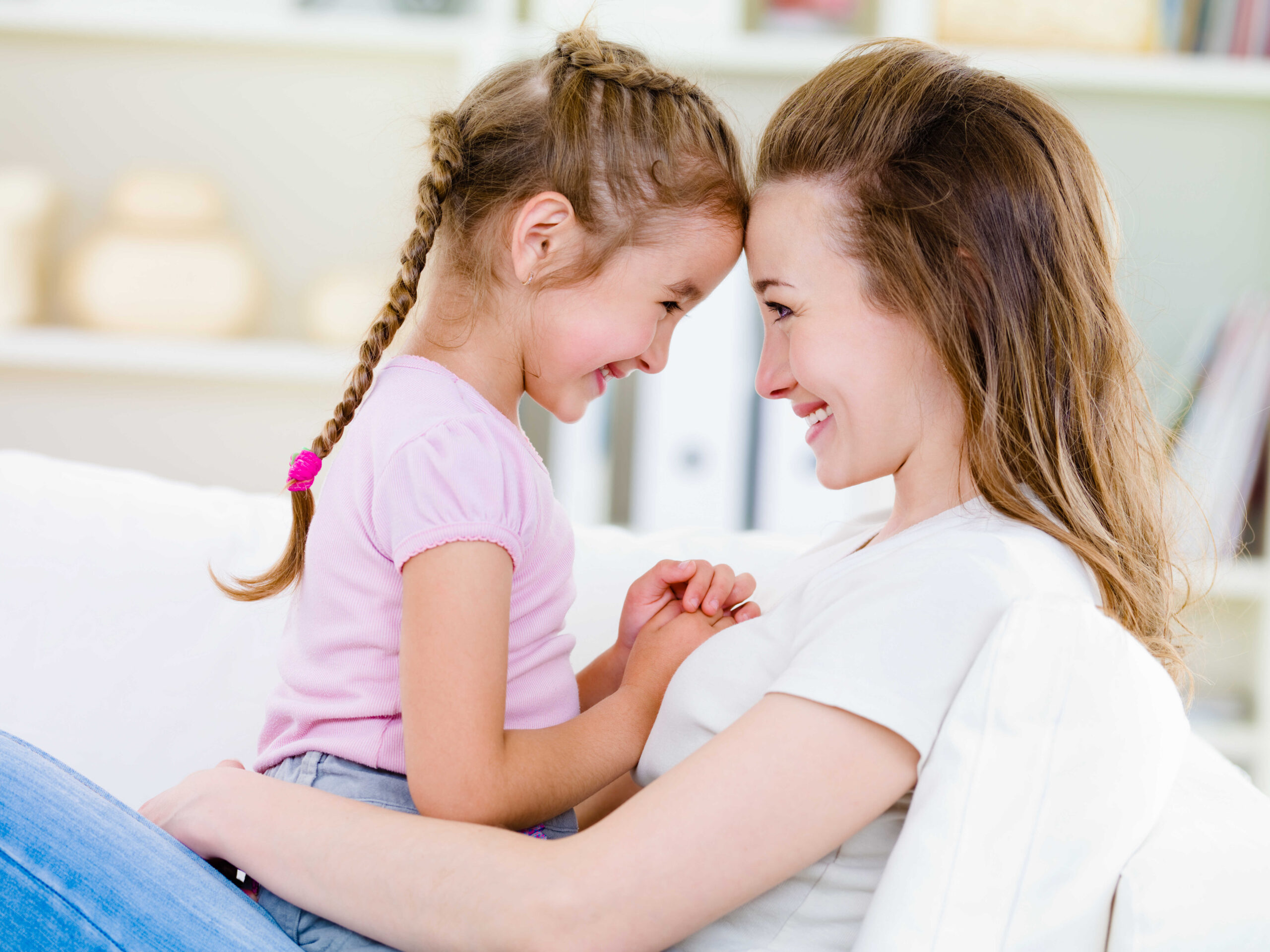 Im neuen Lebensjahr sollen die Bande unserer Familie noch stärker werden. Möge die Liebe zwischen uns wachsen und uns in allen Momenten begleiten. Herzlichen Glückwunsch!