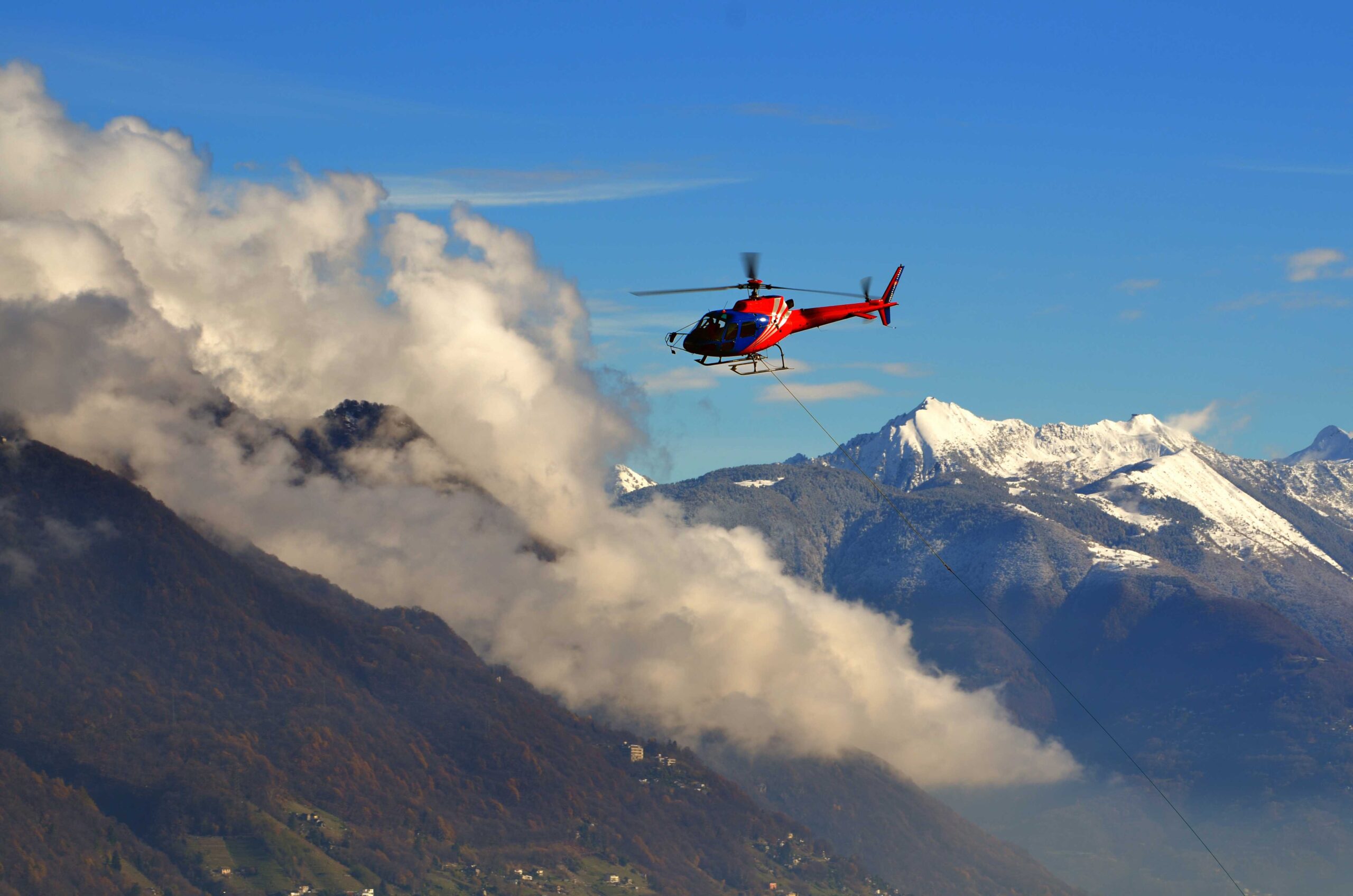 Helikopter-Rundflug - Bezaubernde Landschaft von Höhe!