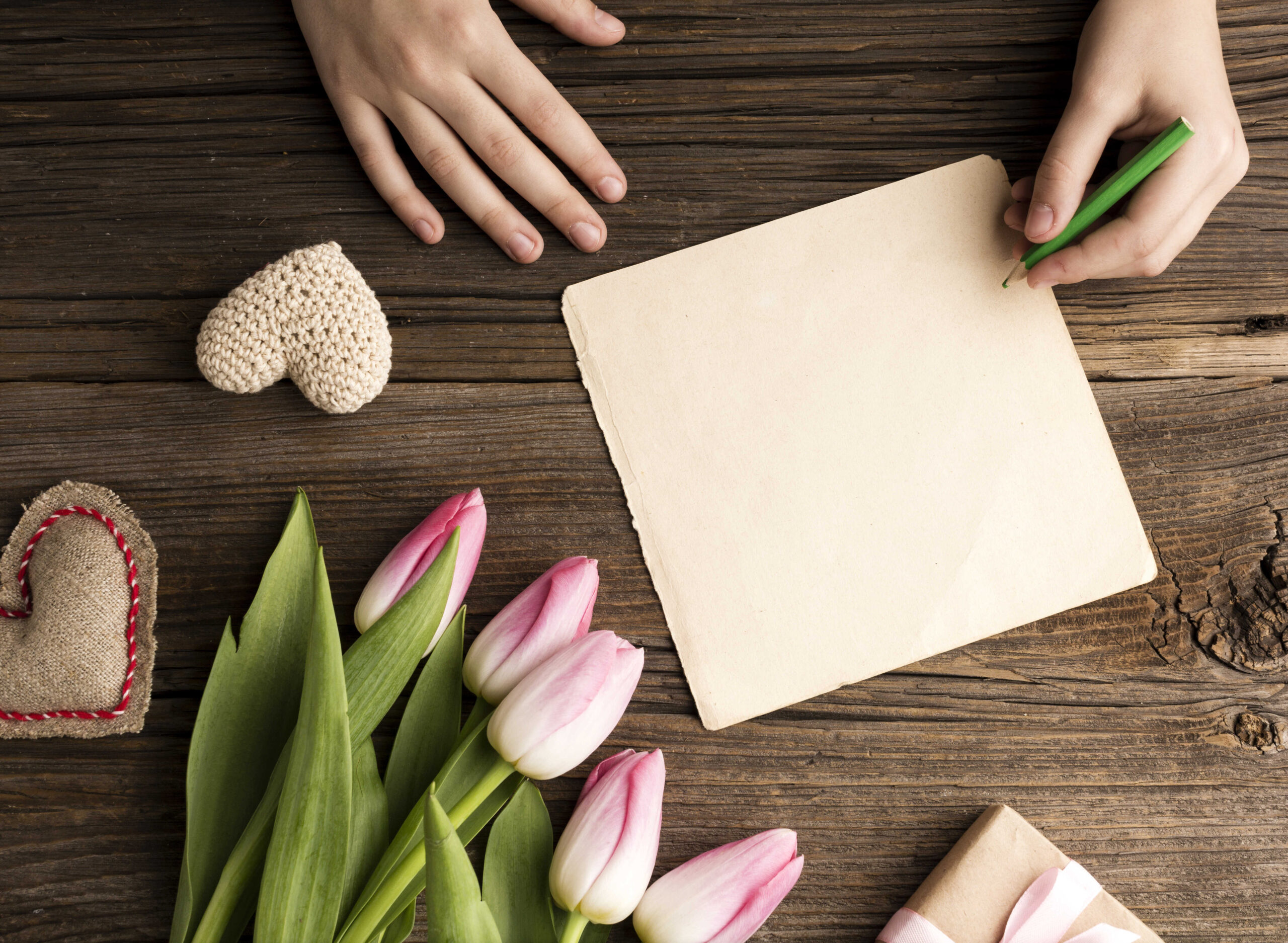 Handgefertigte Blumenapplikationen