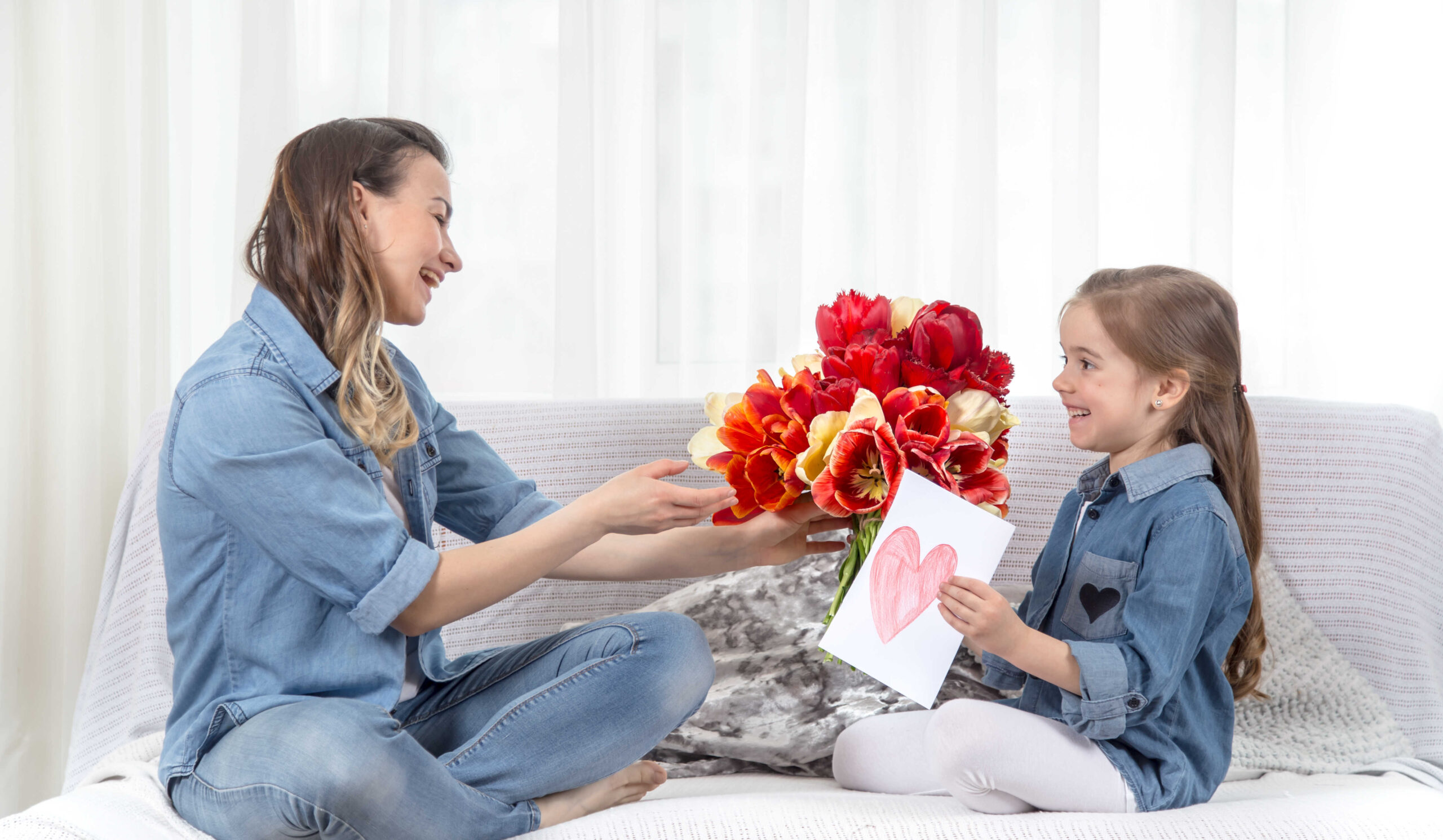 Basteln für Muttertag mit Papier, die Herzen erobern