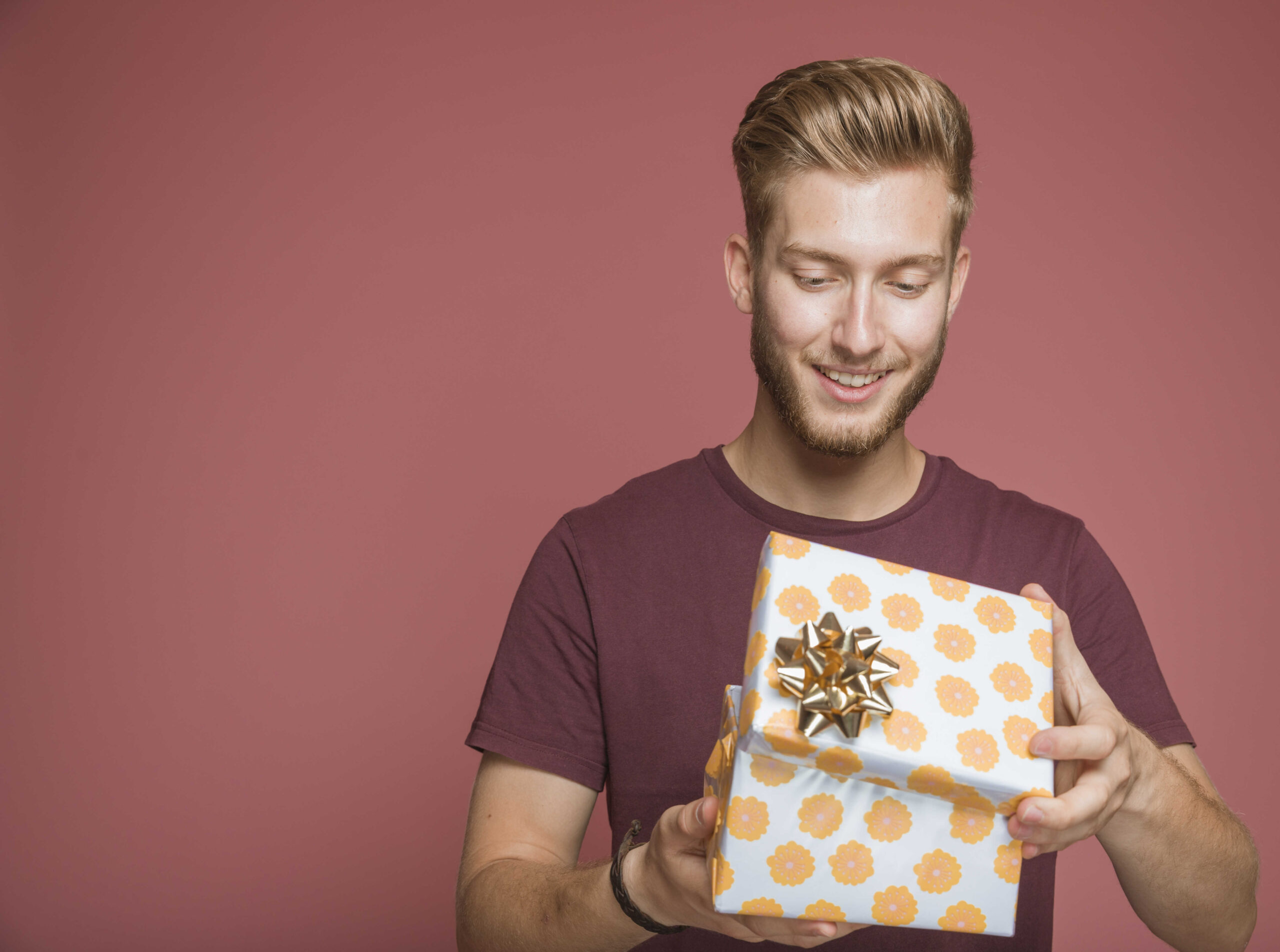 Geschenk für Männer selber machen Valentinstag aus Malutensilien